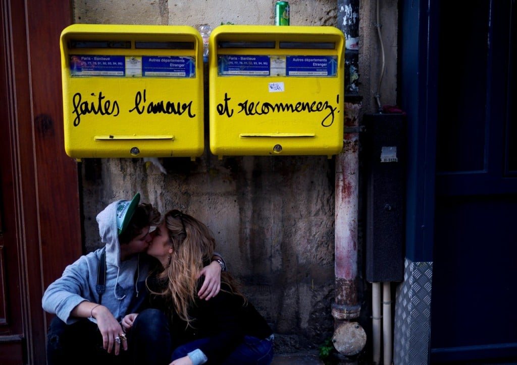 Street art of the week #58 – LES BISOUS