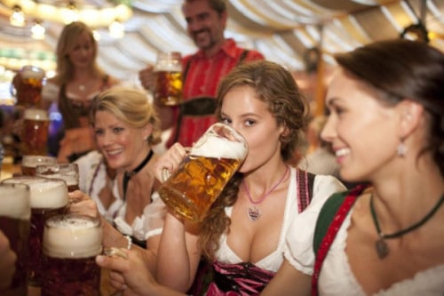 biere-girl-histoire-de-la-biere-oktoberfest