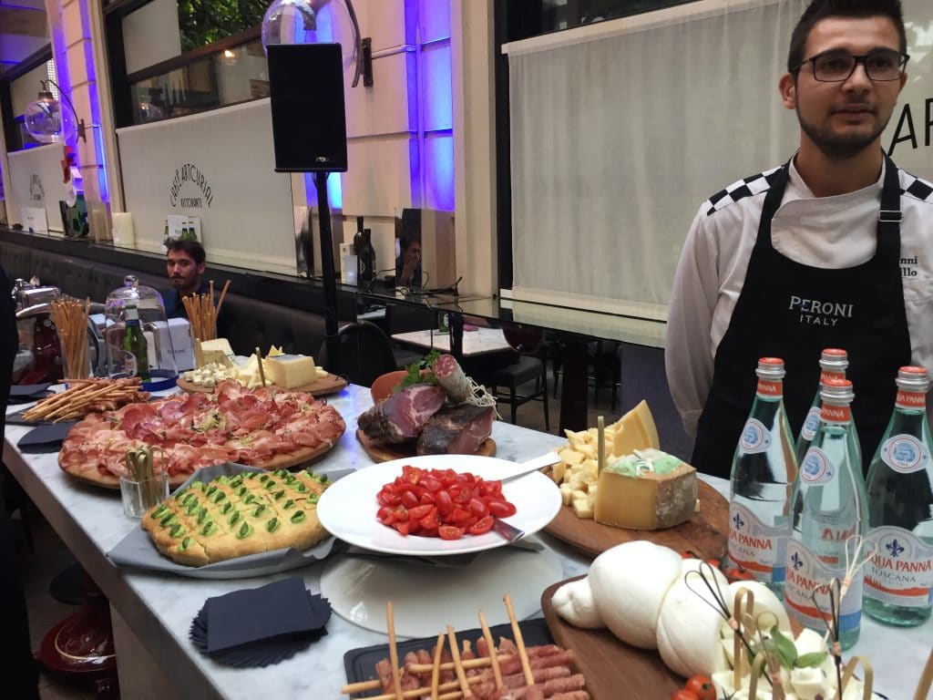 aperitivo Peroni Caffe Artcurial