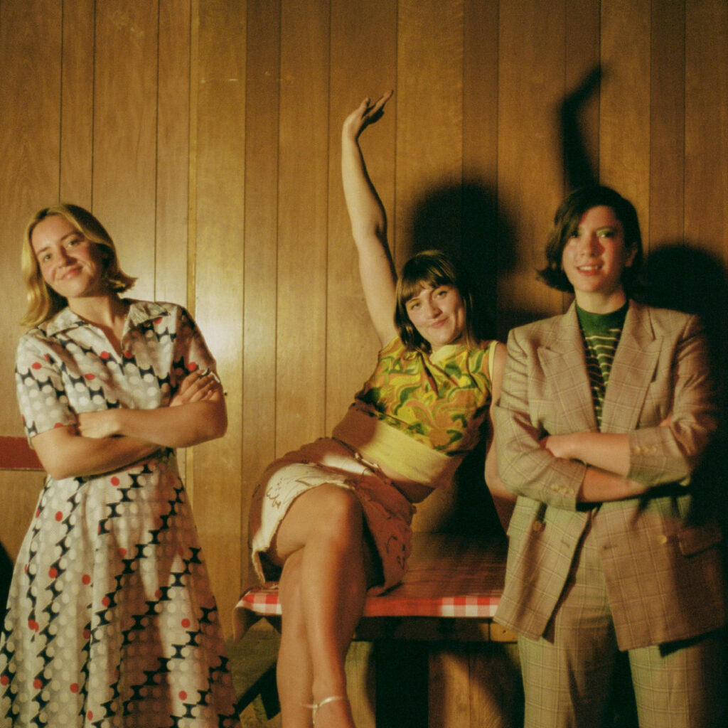 Girl Ray ,Everybody's Saying That