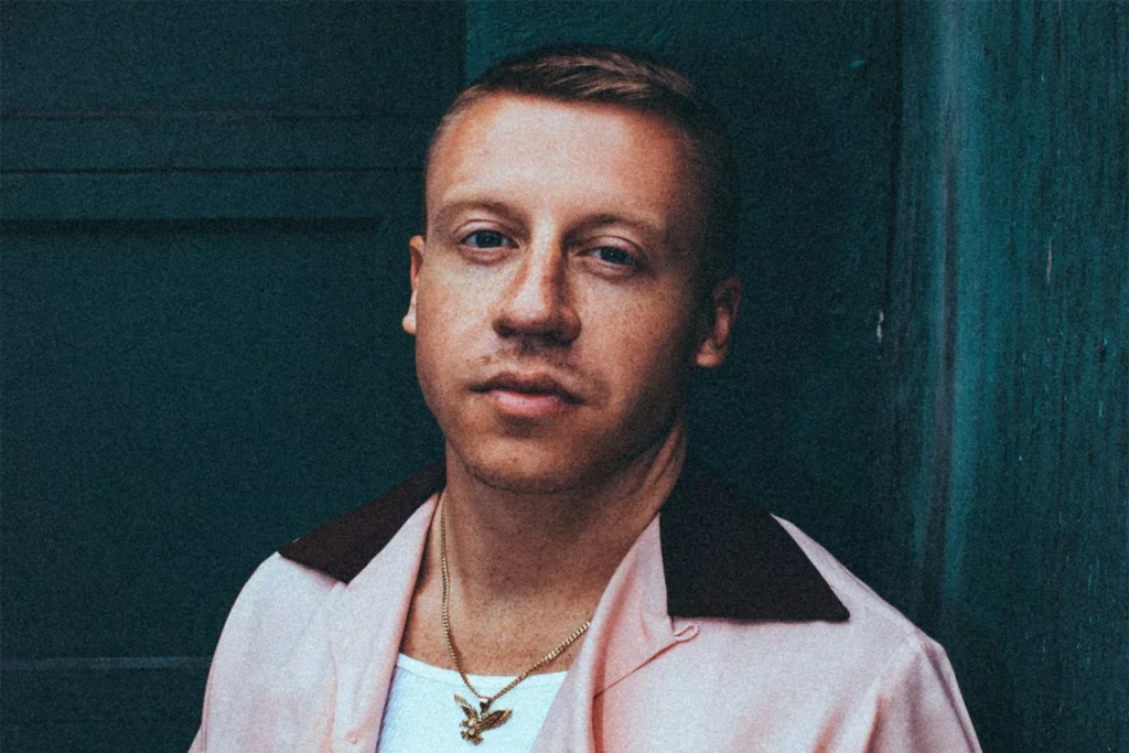 Macklemore a publié lundi un nouveau morceau en solidarité avec la Palestine. Il rend ainsi hommage à Hind Rajab, une fillette palestinienne de six ans tué pendant le conflit.