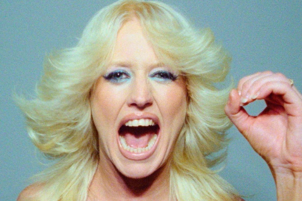 Amy and The Sniffers ont dévoilé "Jerkin"