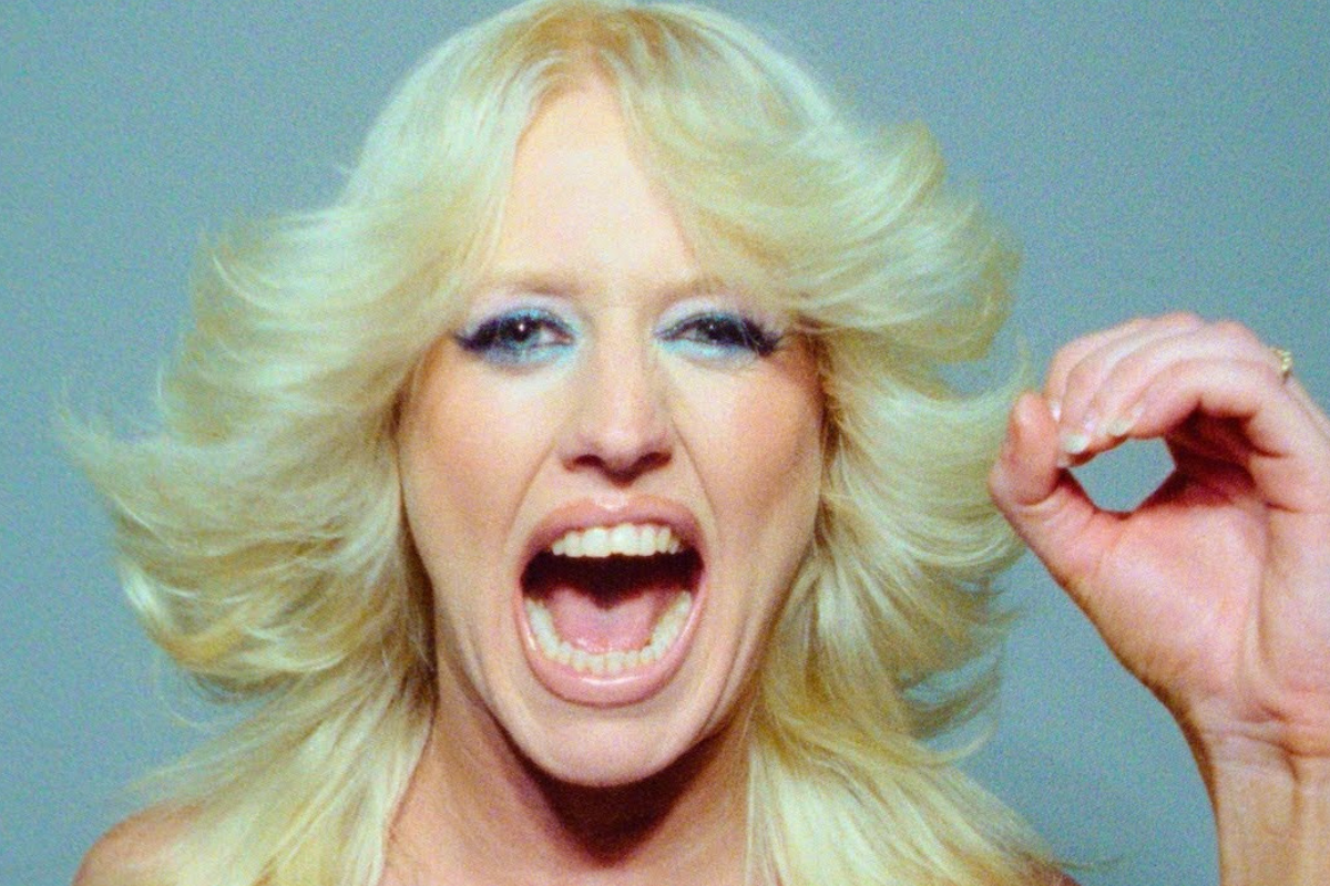 Amy and The Sniffers ont dévoilé "Jerkin"