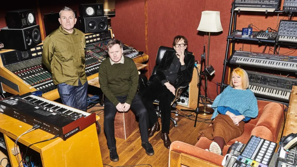 Pulp revient avec “Got to Have Love” : cordes, chœurs et orthographe amoureuse