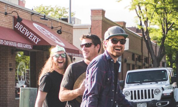 Sean Waters & The Sunrise Genius sort "Clearer than Crystal" : un sourire en douce dans un monde qui pique