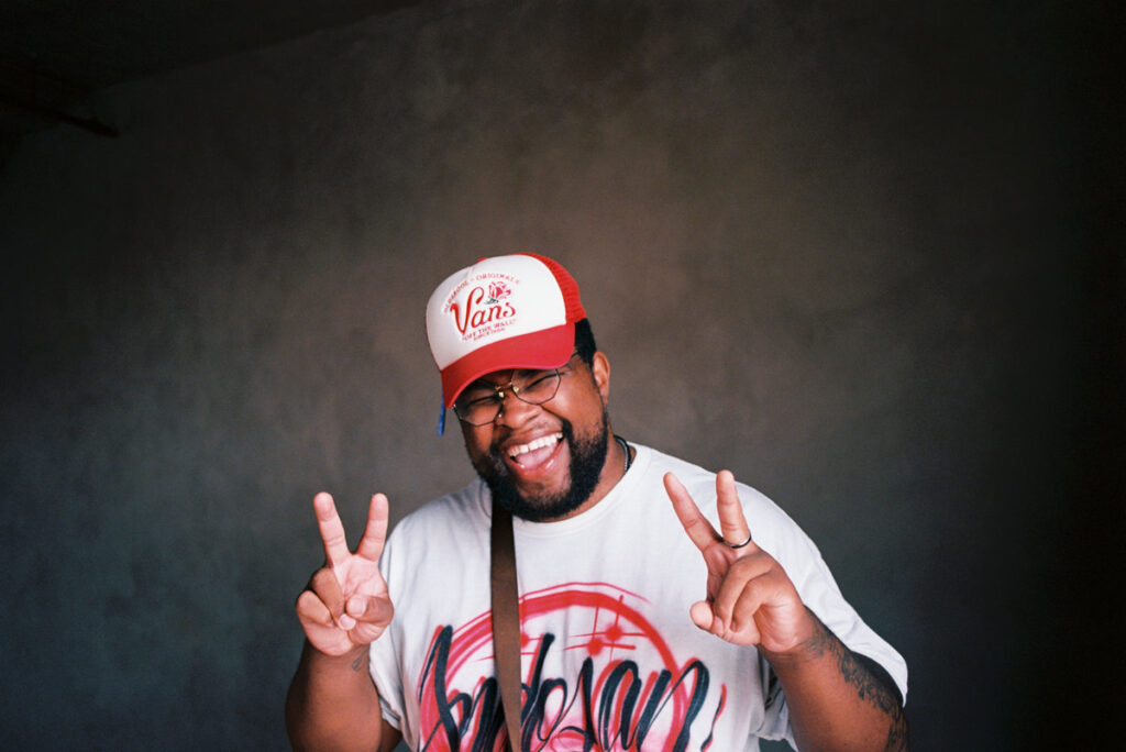 Ando San sort "DASH OUT"