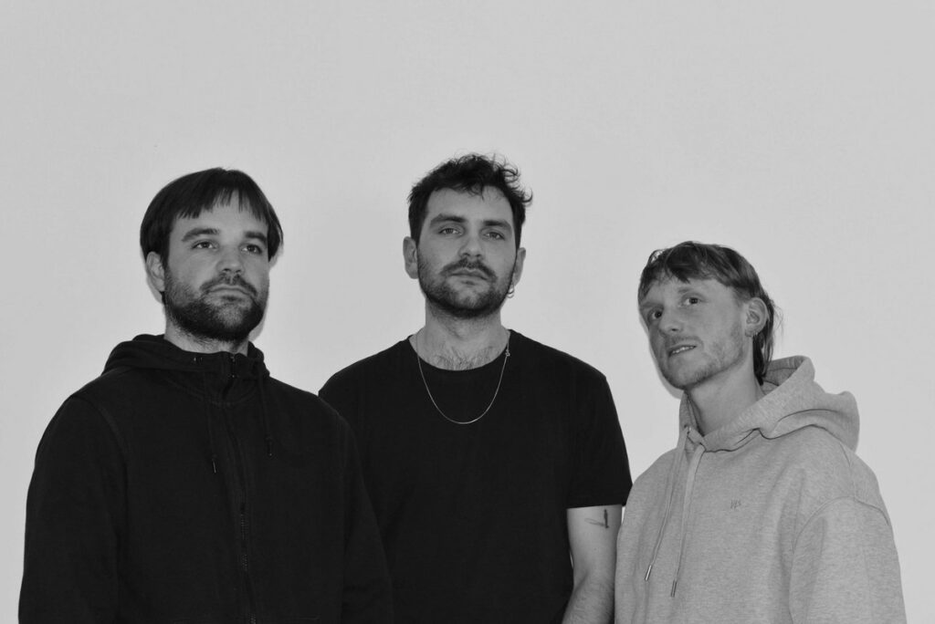 Jiri Jiri sort "Senza Benza" : funk napolitain, disco pan-européenne et groove estival