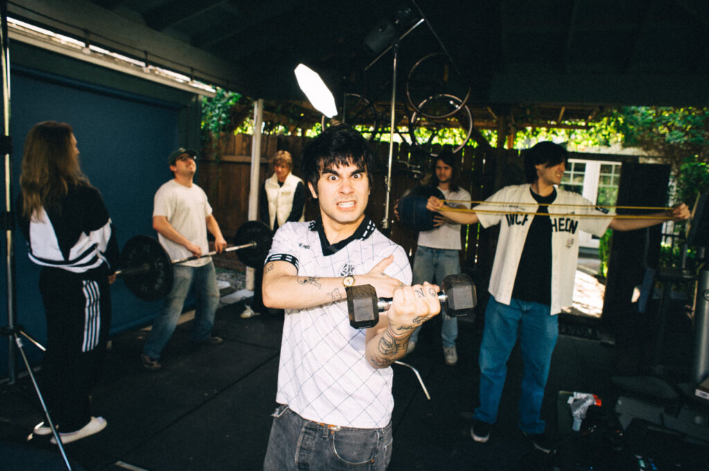 The Sophs sort "Death in the Family" : ça sent le deuil, mais ça pète la vie