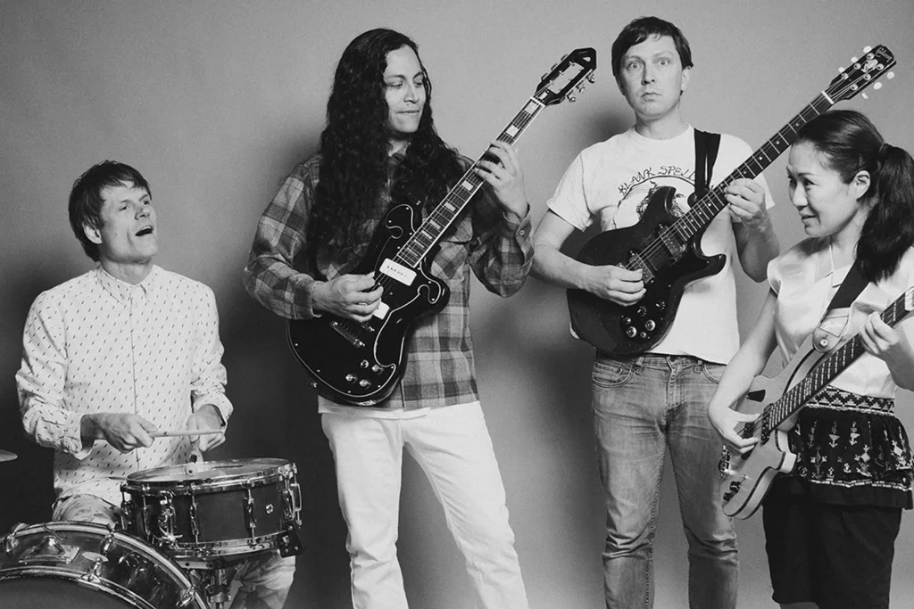 Le groupe Deerhoof quitte Spotify en protestation contre l'investissement de la plateforme dans une IA militaire