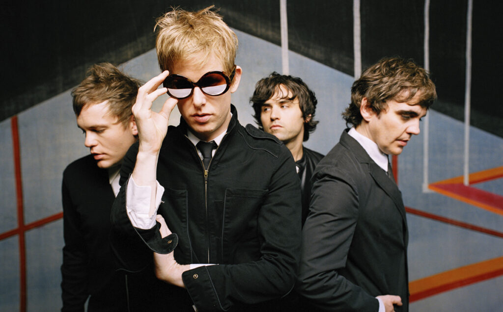 Spoon sort "Guess I'm Fallin In Love", un rock mélancolique