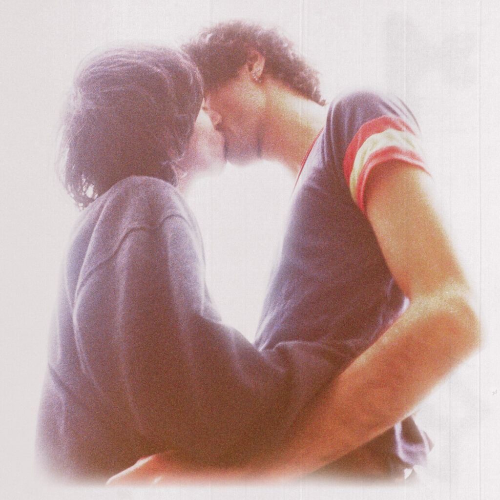 Winter dévoile Just Like a Flower, extrait lumineux et puissant de son nouvel album Adult Romantix, sorti le 22 août. Dream pop et énergie brute.