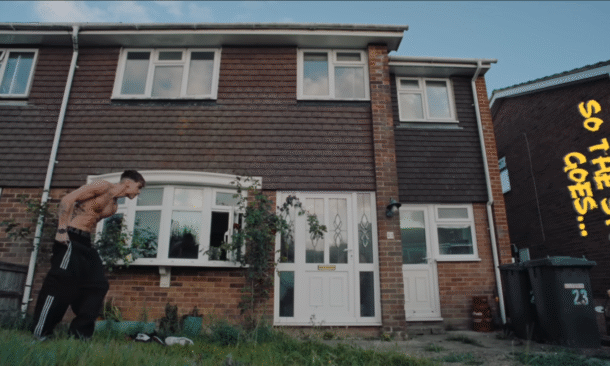 Ren et The Skinner Brothers balancent “So The Story Goes…”, un premier banger percutant avant une série de six clips en six semaines.