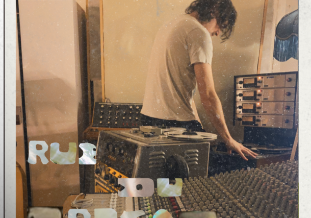 Brett Shaw, ex-batteur de South et collaborateur d’UNKLE, dévoile avec 123 Mixtape le single “Rue du Dragon”, un titre groovy et cinématographique plein de classe.