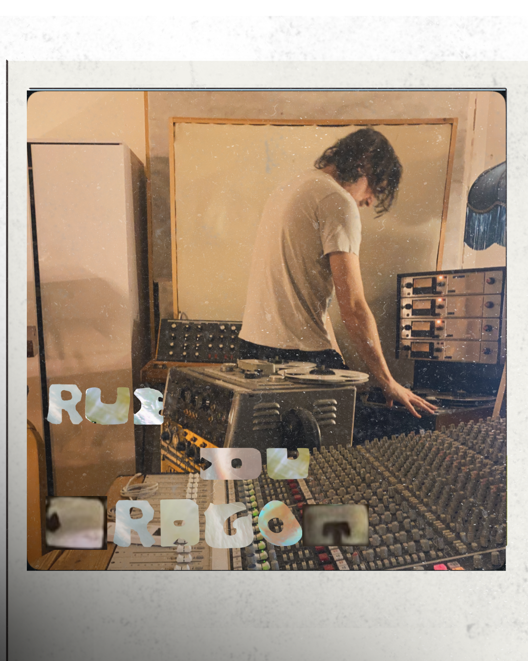 Brett Shaw, ex-batteur de South et collaborateur d’UNKLE, dévoile avec 123 Mixtape le single “Rue du Dragon”, un titre groovy et cinématographique plein de classe.