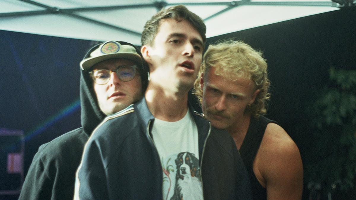 Les lillois de Naked Soft Men sortent “Time Is Near”, extrait de leur premier album attendu le 27 février. Riffs garage, refrain ultra catchy et vibes 80’s à la Viagra Boys.