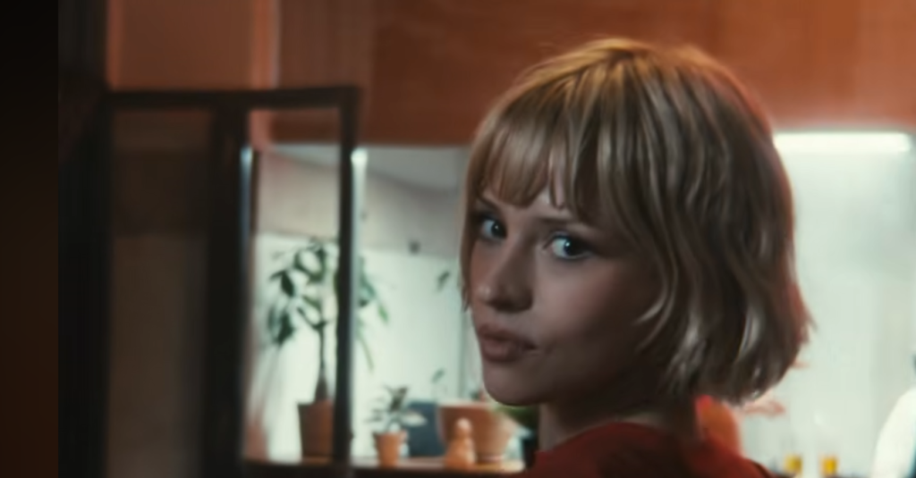 Justice x Angèle sortent "What You Want" : collision sensuelle et malaise synthétique