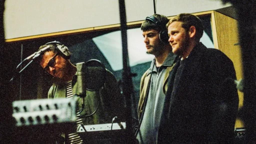Damon Albarn, Grian Chatten et Johnny Marr réunis sur “Flags” pour le projet caritatif Help (2)