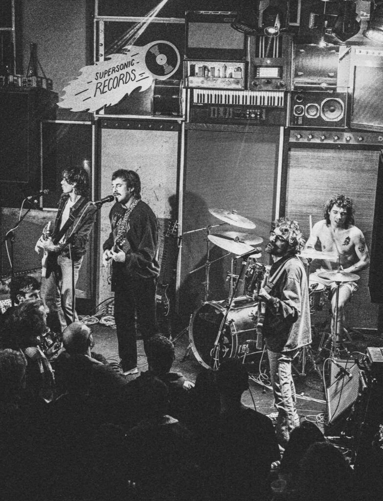 Interview complète de The Spitters autour de leur 5ᵉ album “Fake Brutal”, une claque punk rock nerveuse et frontale, taillée pour le live et la scène internationale.