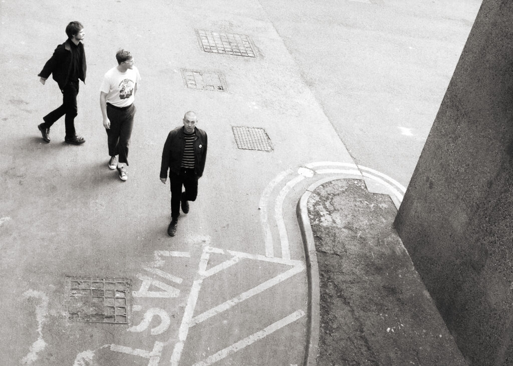 Mould sort "Falling Posture", la nouvelle pépite punk-rock de la scène de Bristol