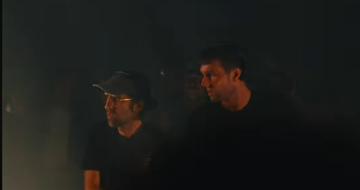 Découvrez la vidéo et la tracklist complète du set historique de Thomas Bangalter et Fred again.. à Londres. Entre classiques de Daft Punk et pépites de la campagne USB002