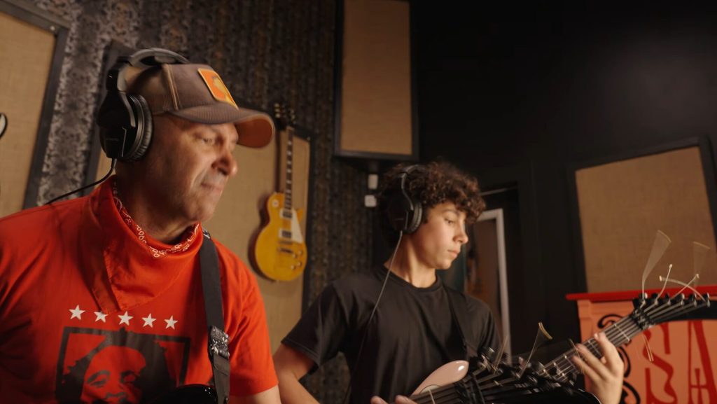 ADJOURN IT