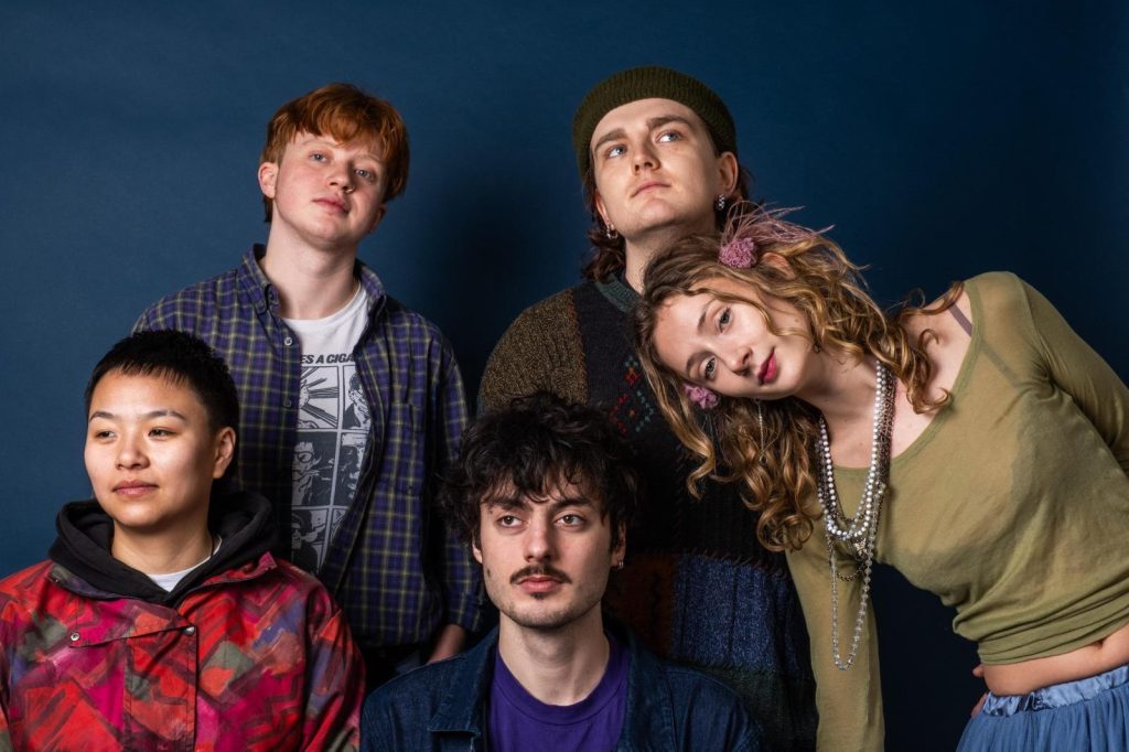 Truthpaste sort "Never Gonna Give" ou l'art de déconstruire la pop