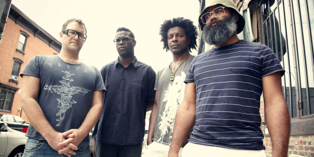 Découvrez les coulisses du chef-d'œuvre de TV On The Radio. Focus sur la bombe "Wolf Like Me", la voix de Tunde Adebimpe et l'anecdote folle avec David Bowie.