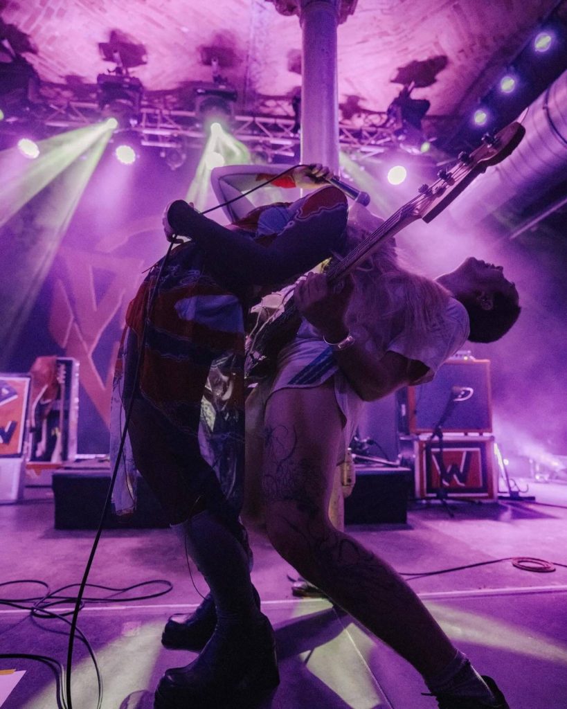 Lambrini Girls, Otoboke Beaver, Panic Shack, Dream Wife, Grandma's House : 5 groupes punk féminins à écouter sans attendre. La sélection punk du blog. Slug (35 caractères) : 5-groupes-punk-feminins-a-decouvrir Mots-clés cibles : groupe punk féminin, punk féminin à découvrir, Lambrini Girls, Otoboke Beaver, Panic Shack, Dream Wife, Grandma's House Tu veux que j'ajuste un ton, que je rajoute une note punk-rating à la fin façon "épingles à nourrice", ou tu valides comme ça ?