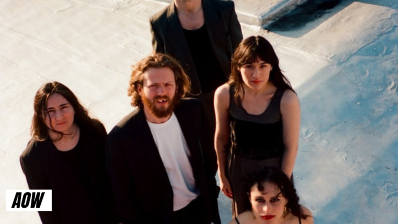 Découverte indé : le surf rock de Dirty Brunette, le rock frénétique de London Plane et la pépite de partygirl. Trois singles à savourer d'urgence !